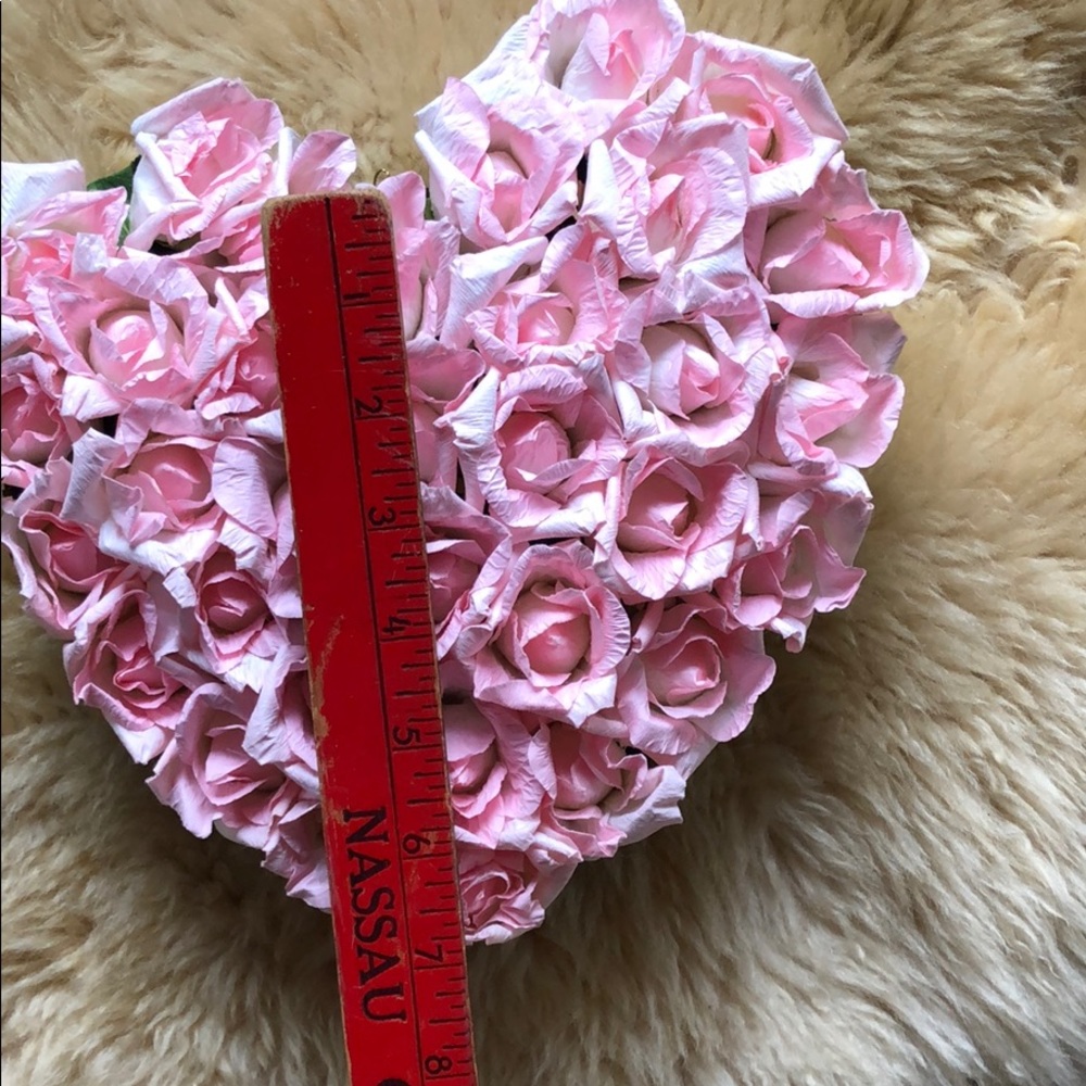 NWOT -paper floral pink heart wreath - - Picture 3 of 7